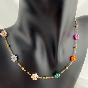 Anthropologie Dainty Gold Flower Necklace – Colorful Beads – Aesthetic Trendy